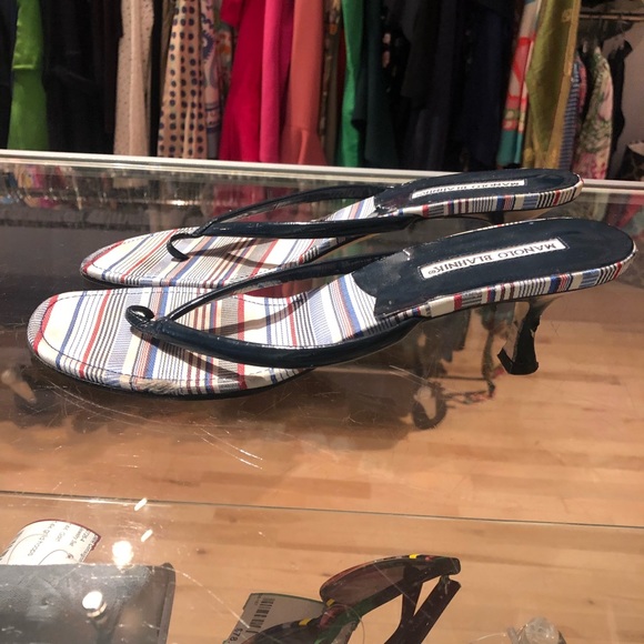 🥰 Manolo Blahnik kitten heels🥰 - Picture 4 of 12